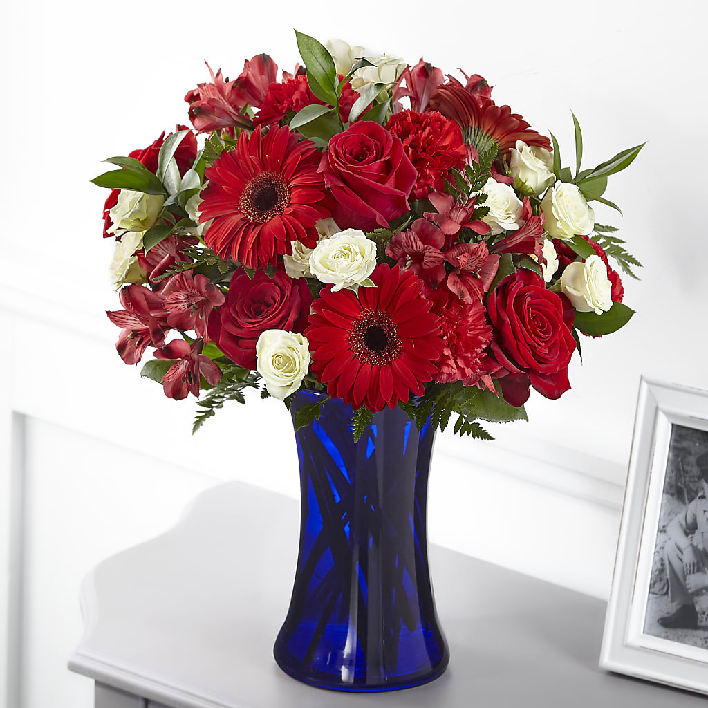 Hearts Embrace Bouquet – The Rose Shop, Kerrville TX