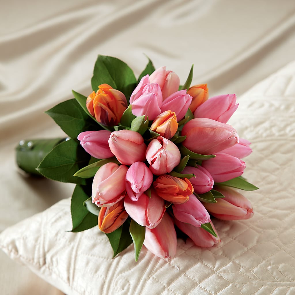 Embraceable Bouquet – The Rose Shop, Kerrville TX