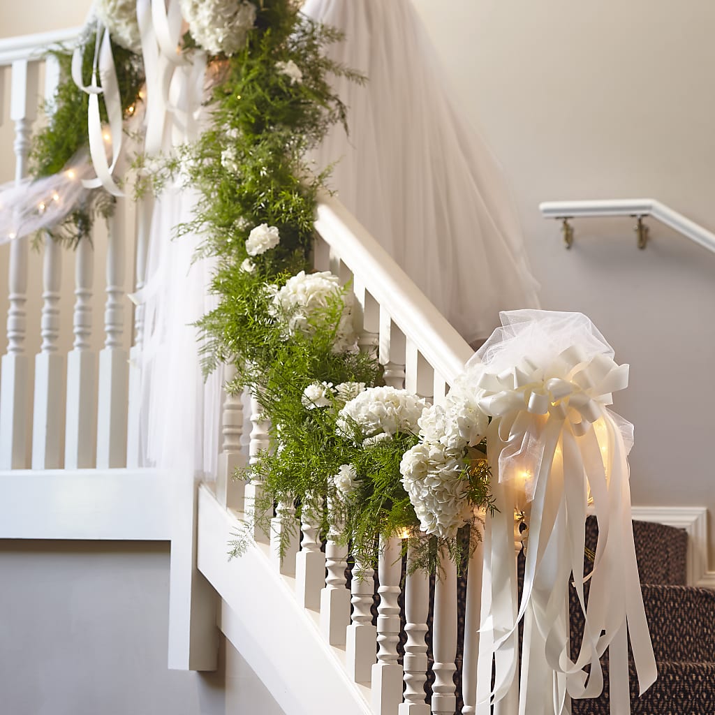 Champagne Dreams Garland – The Rose Shop, Kerrville TX